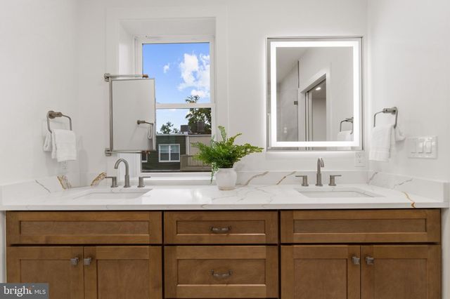 307 M ST NE, Washington, DC 20002