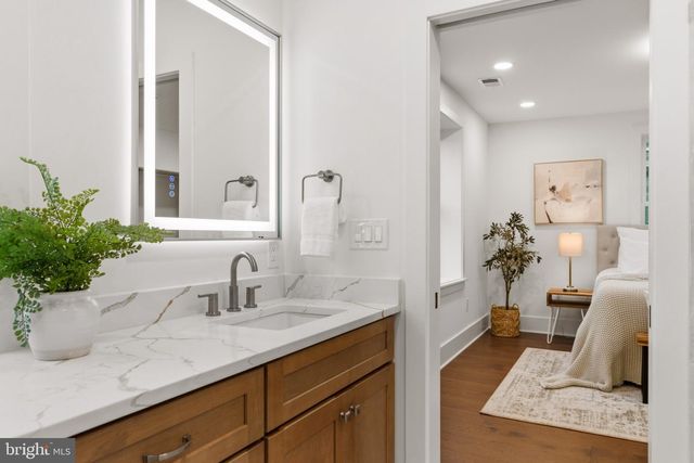 307 M ST NE, Washington, DC 20002