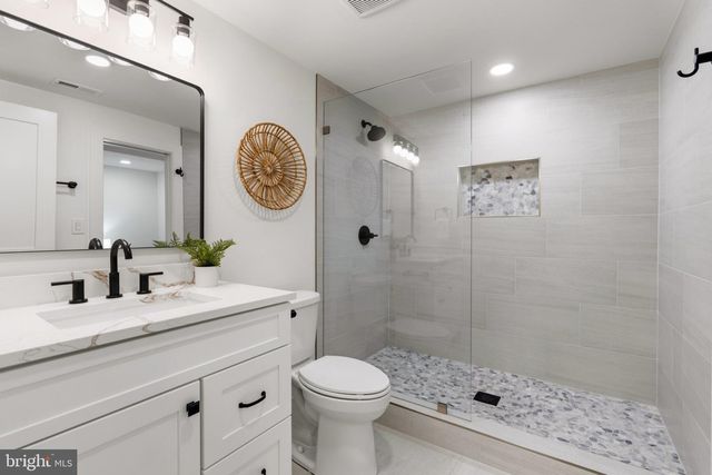 307 M ST NE, Washington, DC 20002