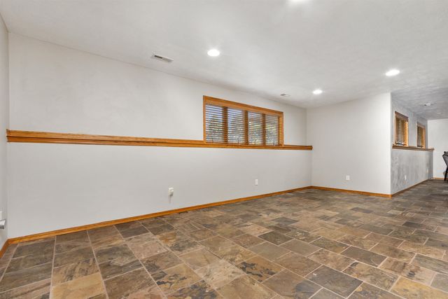 47862 Atterbury Ct Court, Harrisburg, SD 57032