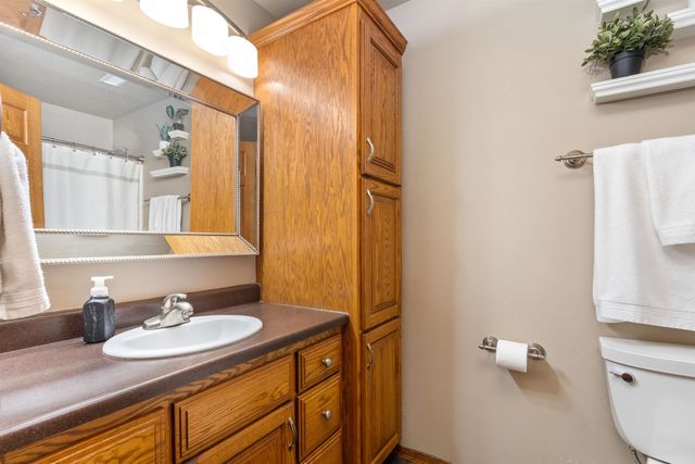 47862 Atterbury Ct Court, Harrisburg, SD 57032