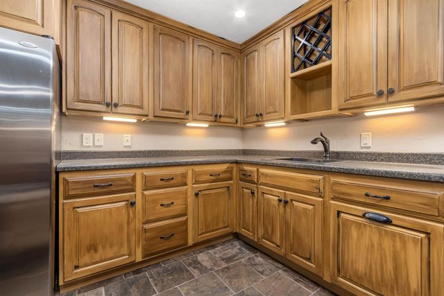 47862 Atterbury Ct Court, Harrisburg, SD 57032