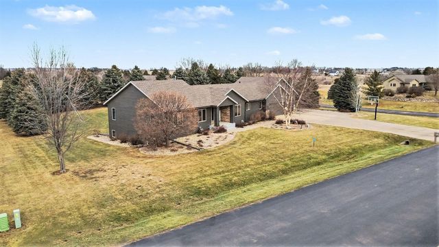 47862 Atterbury Ct Court, Harrisburg, SD 57032