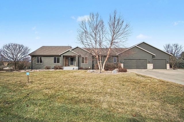 47862 Atterbury Ct Court, Harrisburg, SD 57032