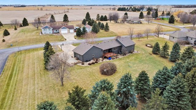 47862 Atterbury Ct Court, Harrisburg, SD 57032