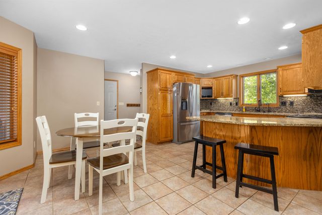 47862 Atterbury Ct Court, Harrisburg, SD 57032