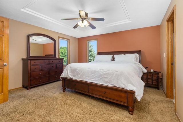 47862 Atterbury Ct Court, Harrisburg, SD 57032