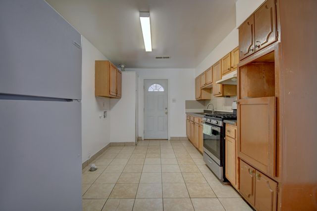 3513 Crest Avenue SE, Albuquerque, NM 87106