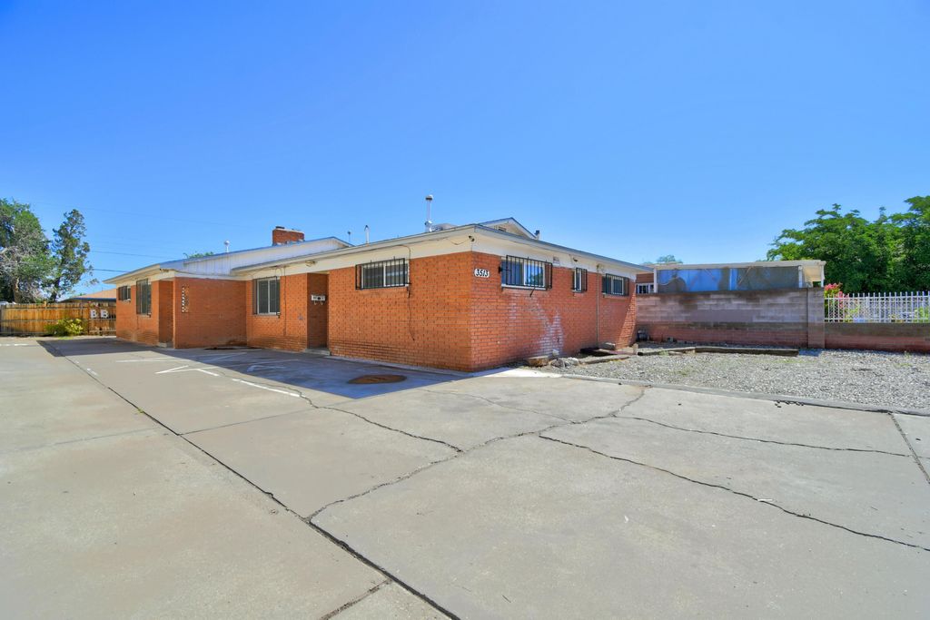 3513 Crest Avenue SE, Albuquerque, NM 87106
