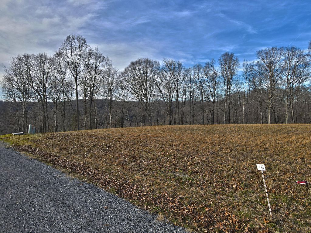 17 Dockery Road, Russell Springs, KY 42642