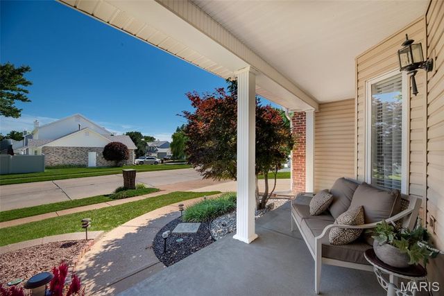 3027 Piney Pointe Drive, St Louis, MO 63129