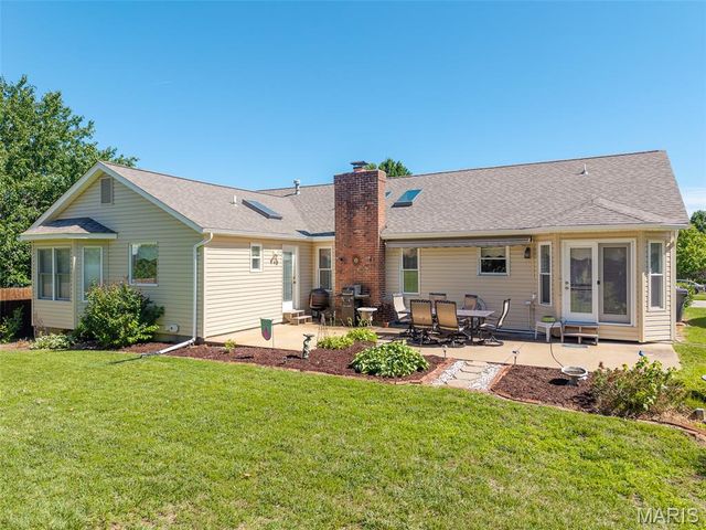 3027 Piney Pointe Drive, St Louis, MO 63129