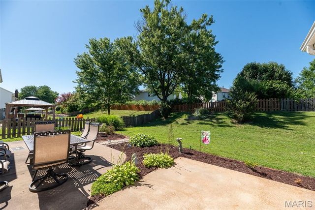 3027 Piney Pointe Drive, St Louis, MO 63129