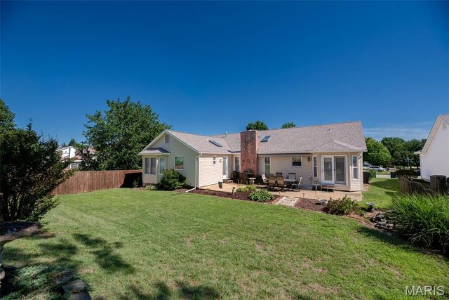 3027 Piney Pointe Drive, St Louis, MO 63129
