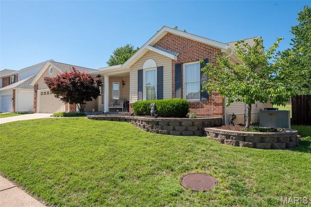3027 Piney Pointe Drive, St Louis, MO 63129