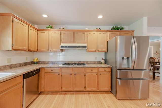 3027 Piney Pointe Drive, St Louis, MO 63129