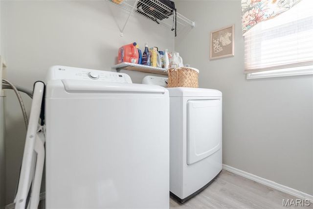 3027 Piney Pointe Drive, St Louis, MO 63129