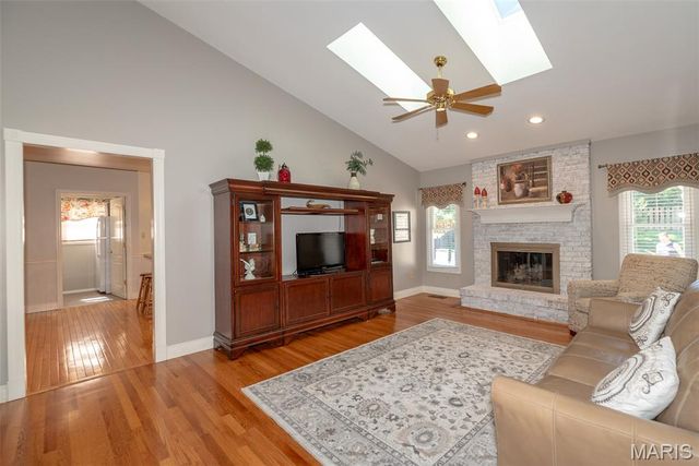 3027 Piney Pointe Drive, St Louis, MO 63129