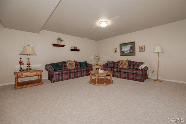 3027 Piney Pointe Drive, St Louis, MO 63129