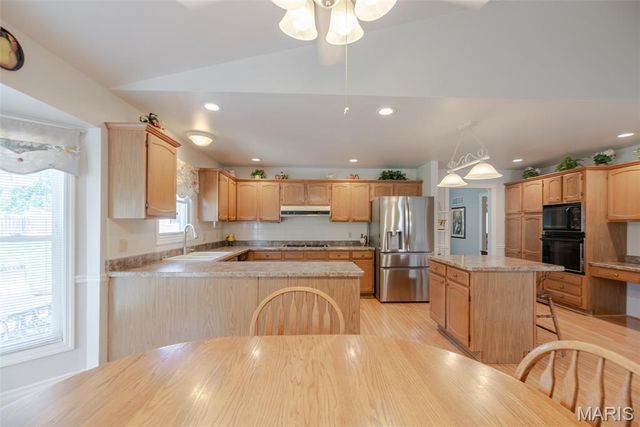 3027 Piney Pointe Drive, St Louis, MO 63129
