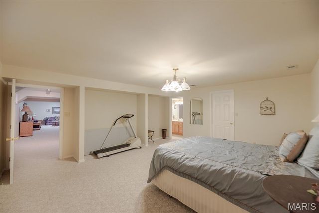 3027 Piney Pointe Drive, St Louis, MO 63129