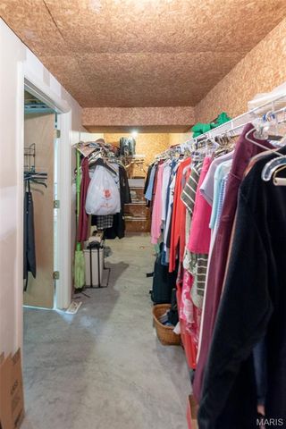 3027 Piney Pointe Drive, St Louis, MO 63129