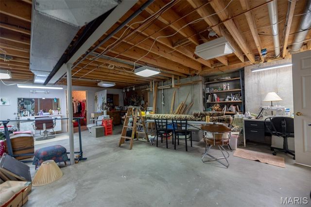 3027 Piney Pointe Drive, St Louis, MO 63129