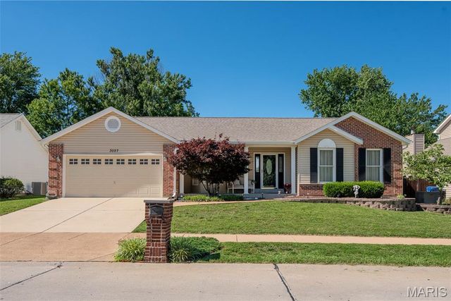 3027 Piney Pointe Drive, St Louis, MO 63129
