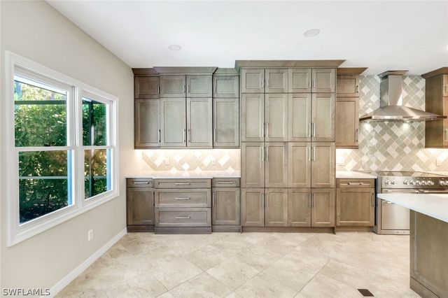 547 Cormorant CV, Naples, FL 34113