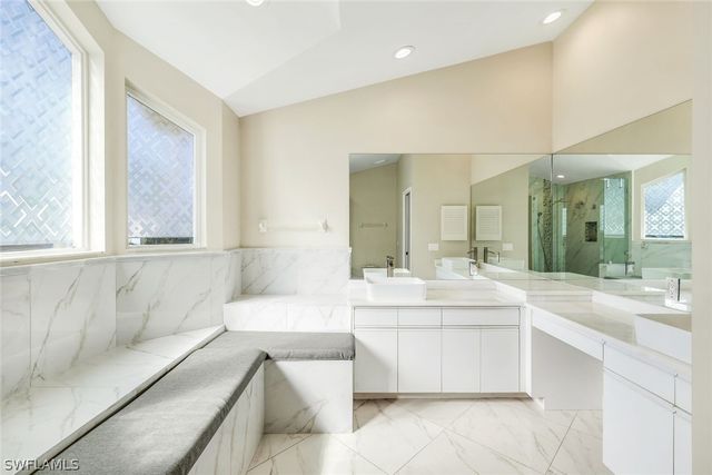 547 Cormorant CV, Naples, FL 34113