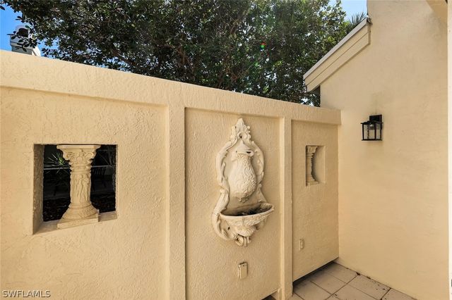 547 Cormorant CV, Naples, FL 34113