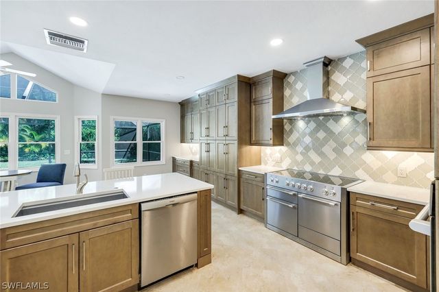 547 Cormorant CV, Naples, FL 34113