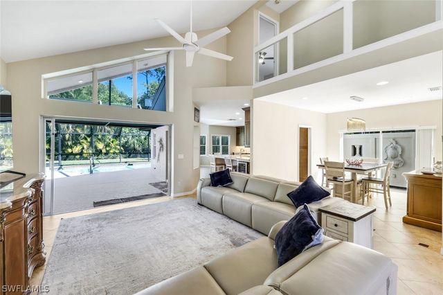 547 Cormorant CV, Naples, FL 34113