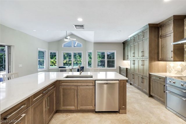 547 Cormorant CV, Naples, FL 34113