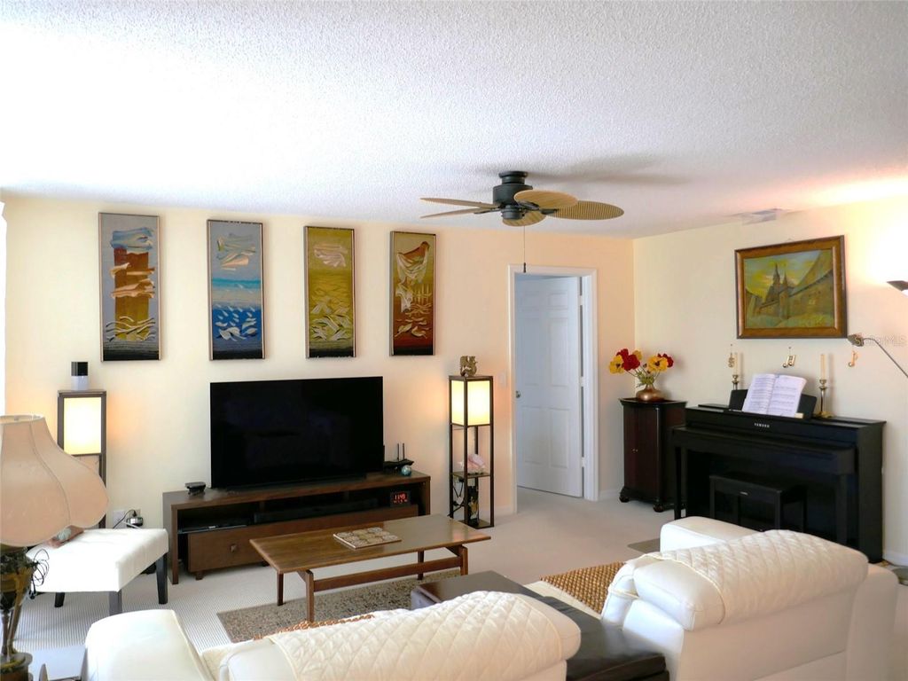 Image 13 of property listing at 6101 34TH STREET W 31H, Bradenton, FL 34210