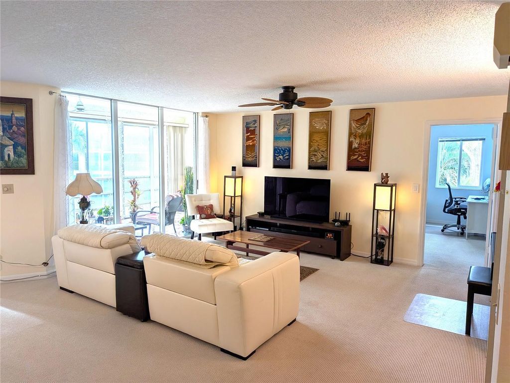 Image 14 of property listing at 6101 34TH STREET W 31H, Bradenton, FL 34210