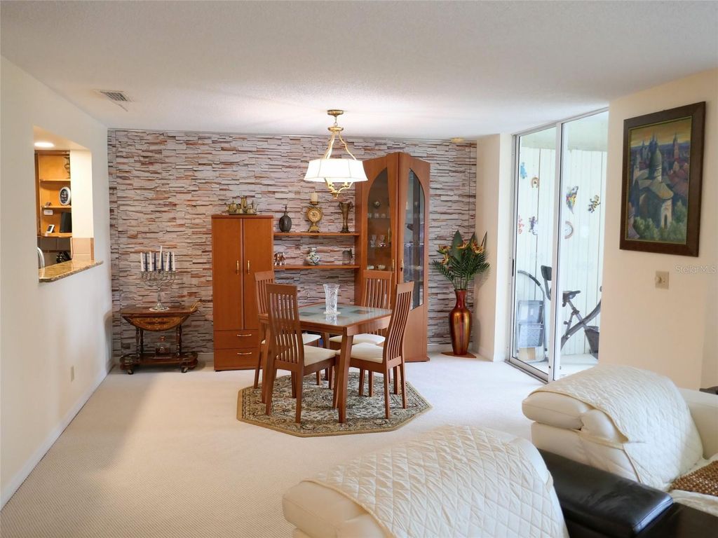 Image 16 of property listing at 6101 34TH STREET W 31H, Bradenton, FL 34210