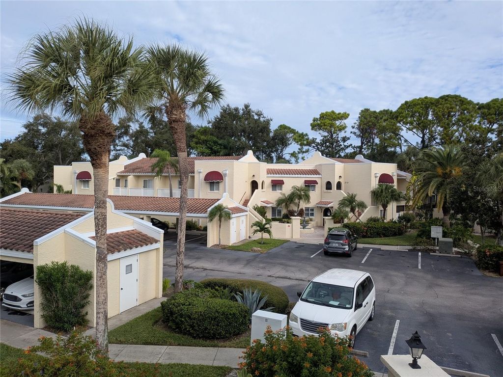 Image 35 of property listing at 6101 34TH STREET W 31H, Bradenton, FL 34210