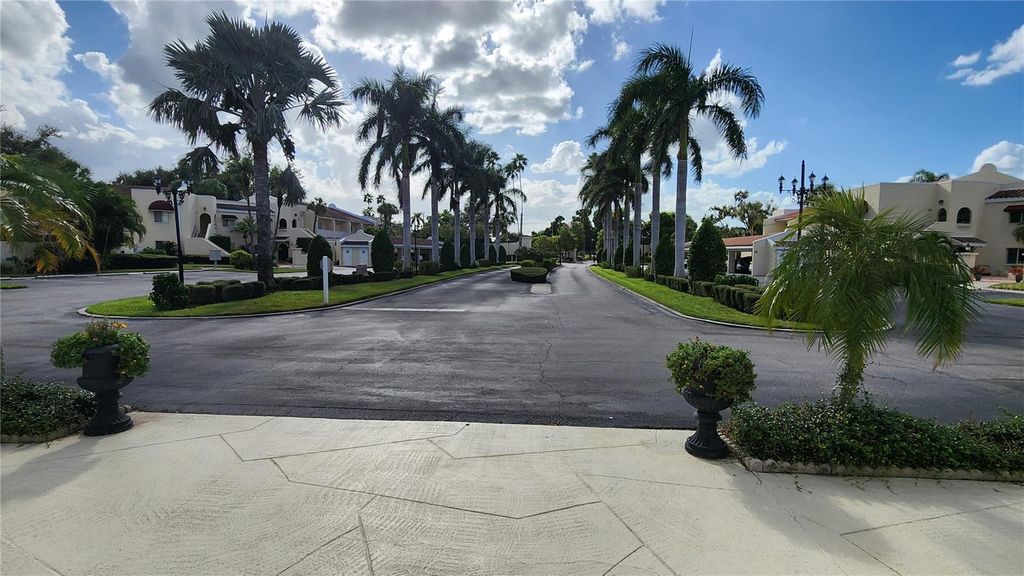 Image 40 of property listing at 6101 34TH STREET W 31H, Bradenton, FL 34210