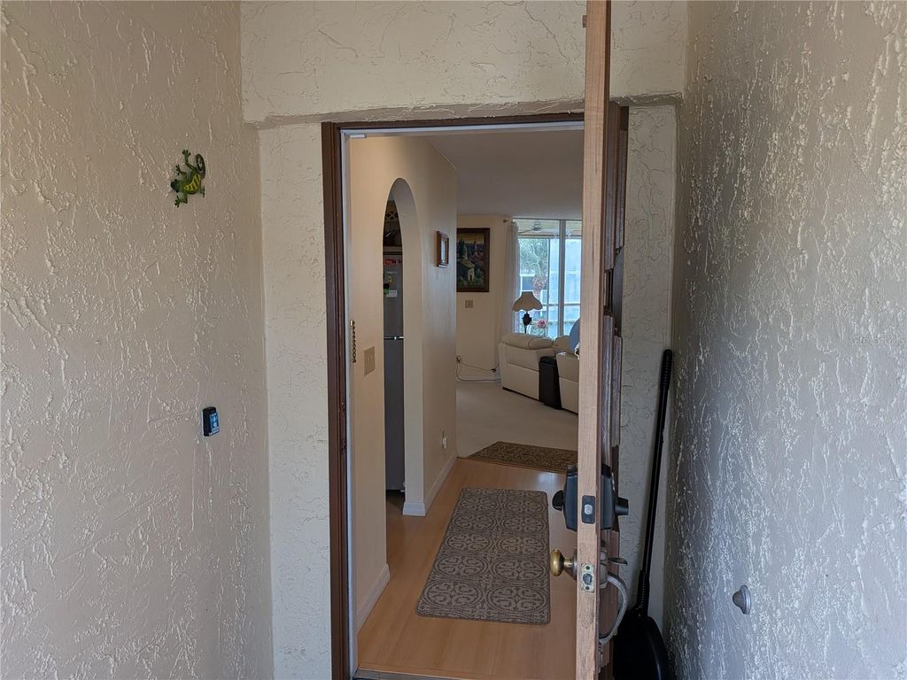 Image 5 of property listing at 6101 34TH STREET W 31H, Bradenton, FL 34210