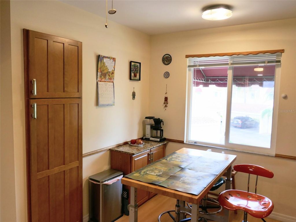 Image 8 of property listing at 6101 34TH STREET W 31H, Bradenton, FL 34210