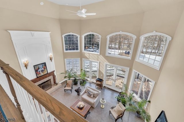 2 Stewart Ct, Old Tappan Boro, NJ 07675