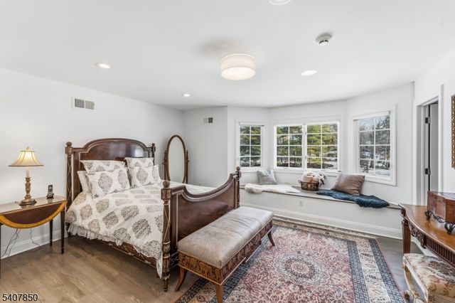 2 Stewart Ct, Old Tappan Boro, NJ 07675