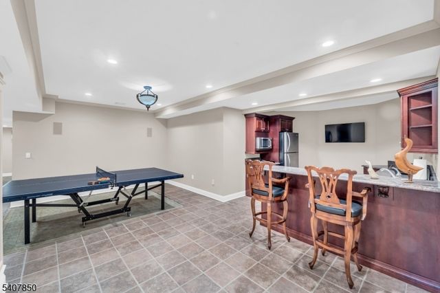 2 Stewart Ct, Old Tappan Boro, NJ 07675