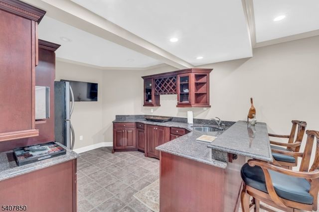 2 Stewart Ct, Old Tappan Boro, NJ 07675