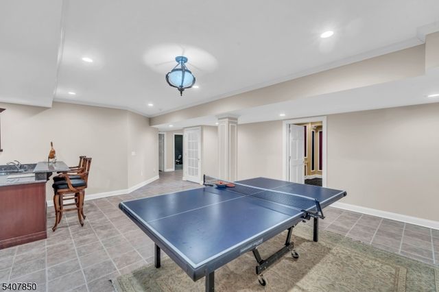 2 Stewart Ct, Old Tappan Boro, NJ 07675