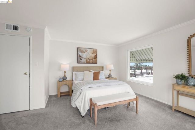 695 Mariposa Ave 401, Oakland, CA 94610