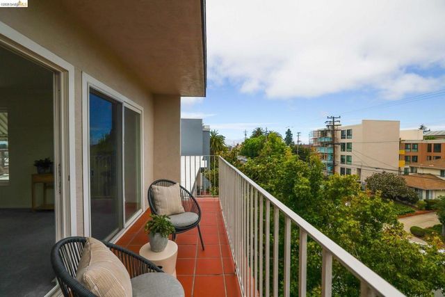 695 Mariposa Ave 401, Oakland, CA 94610