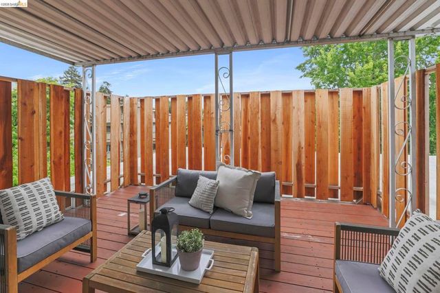 695 Mariposa Ave 401, Oakland, CA 94610