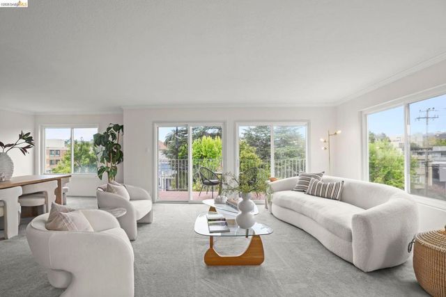 695 Mariposa Ave 401, Oakland, CA 94610